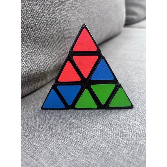 Vintage Pyraminx Pyramid Triangle Puzzle Rubiks Cube - Picture 3 of 4